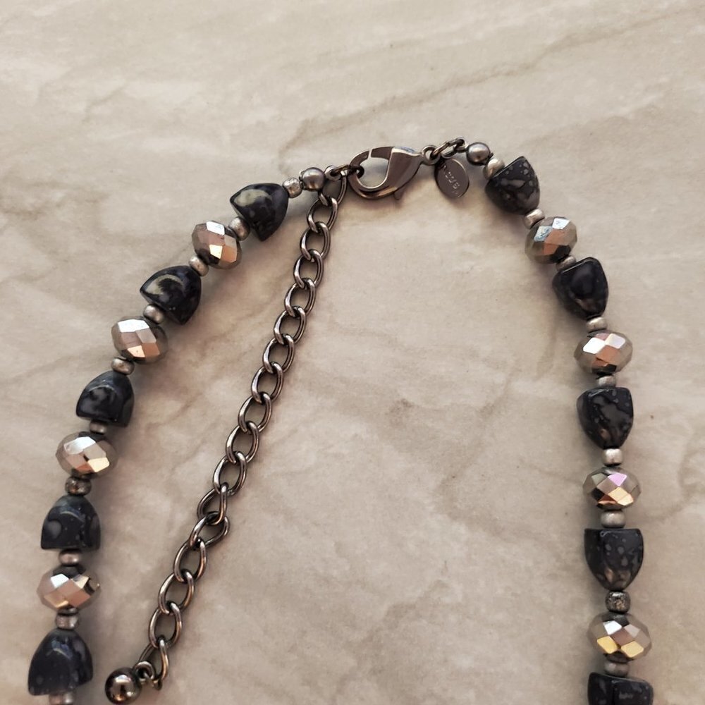 💖 Chico's Beaded Beaded Strand Hammered Pendant Necklace 💖 - Picture 9 of 12